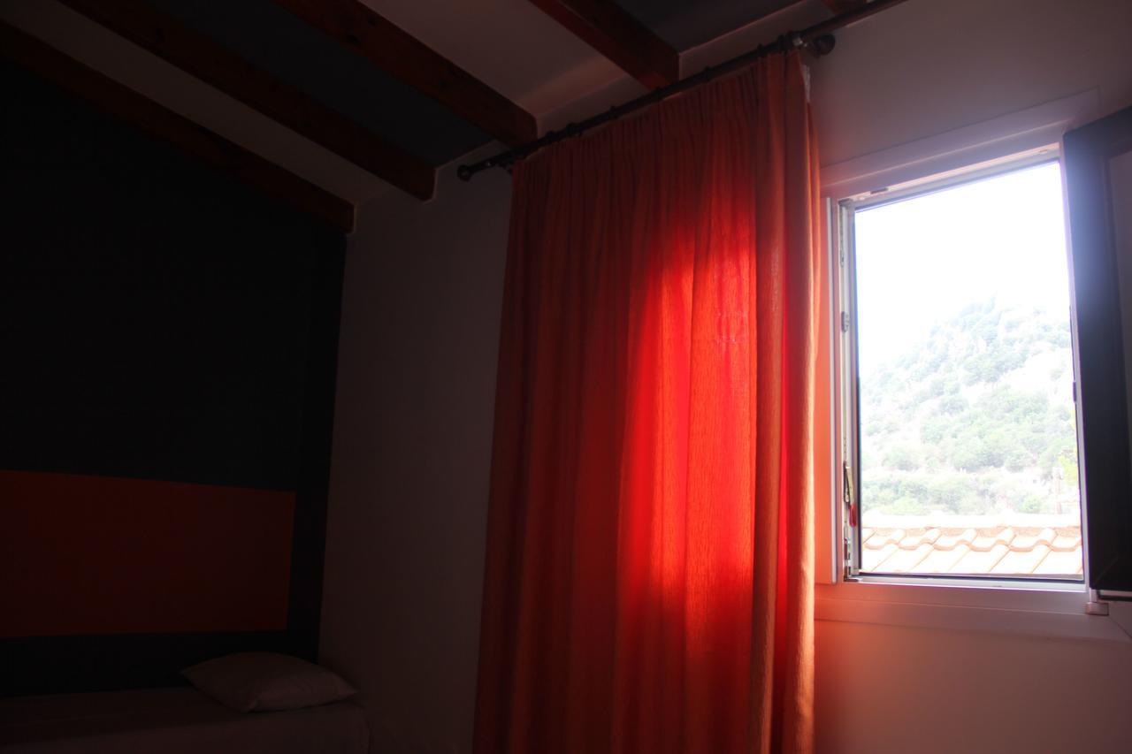Guesthouse Vrenthi Karitaina Ngoại thất bức ảnh